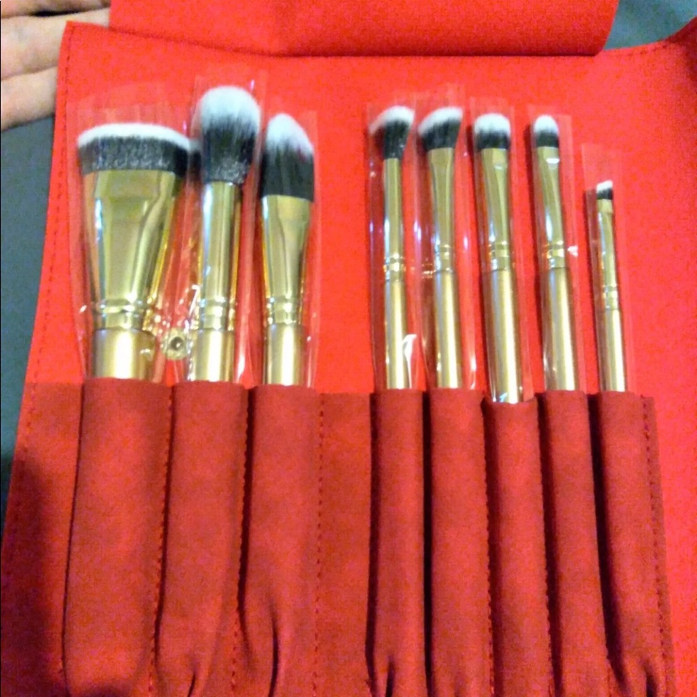 🌹 LUXIE - Glitter and Gold Brush Set with Pouch - Picture 7 of 11